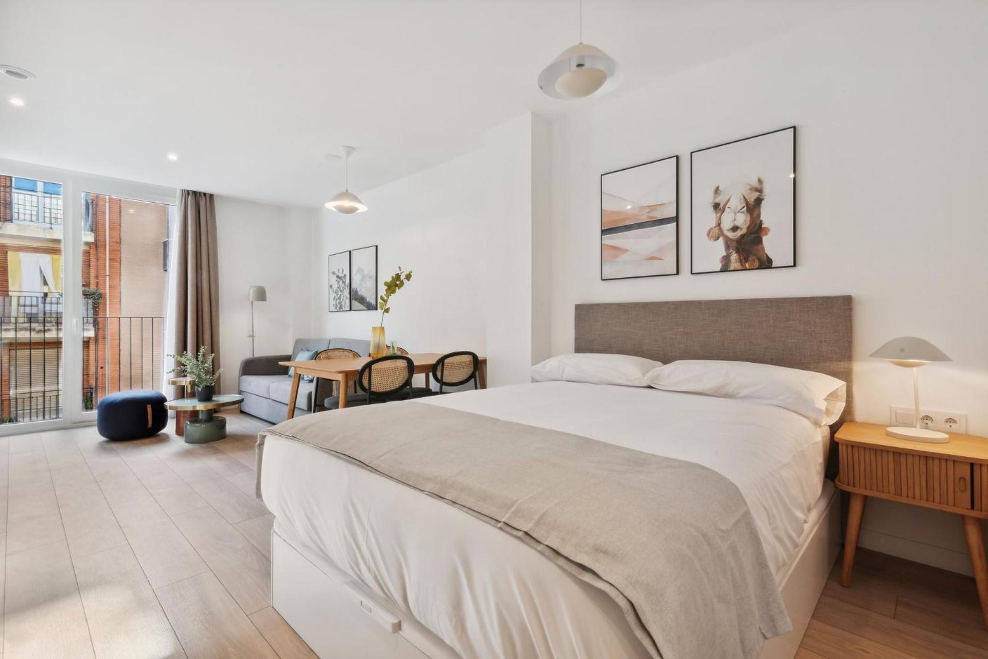 Limehome Valencia Carrer Del Pare Palau I Quer Exterior photo
