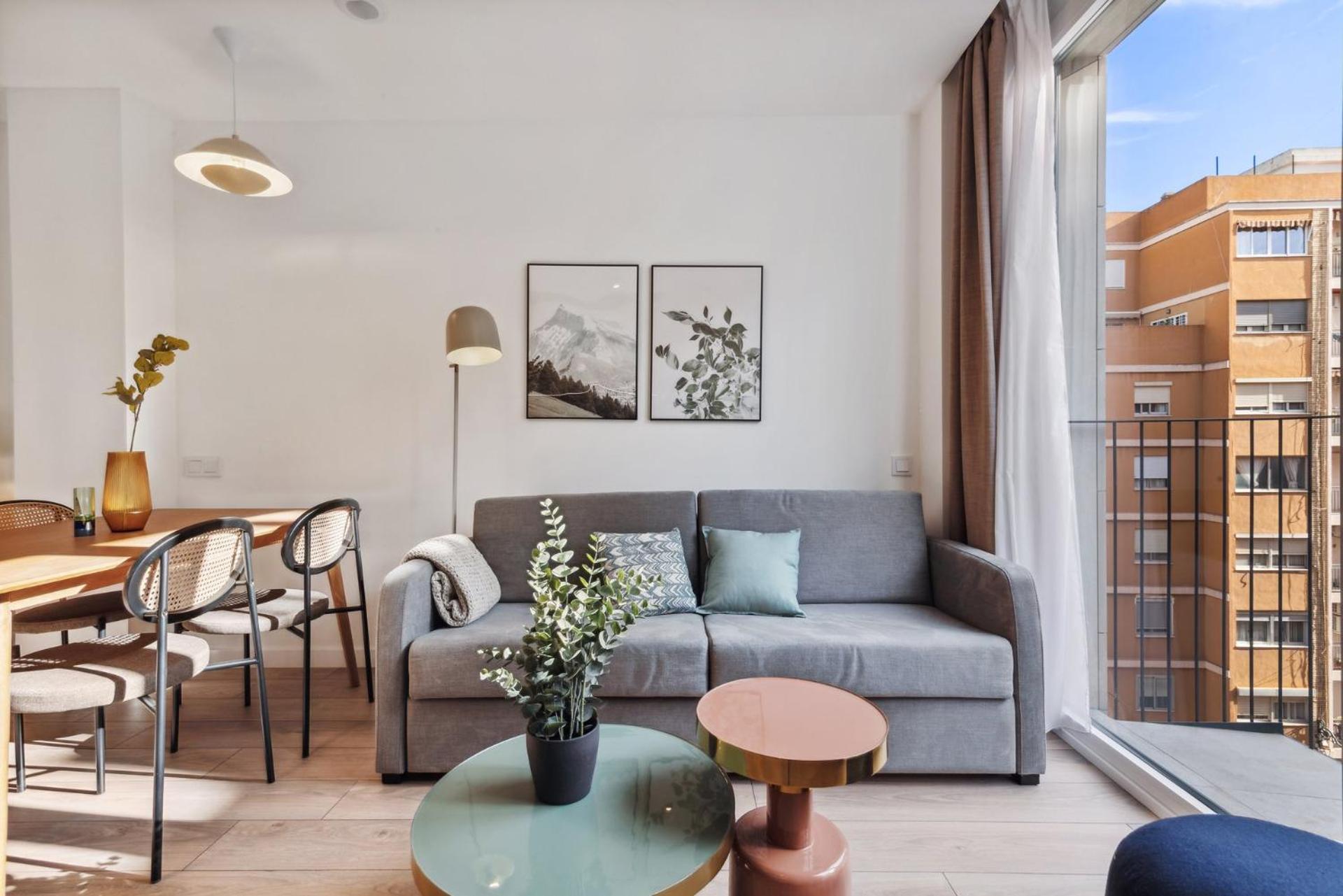 Limehome Valencia Carrer Del Pare Palau I Quer Exterior photo