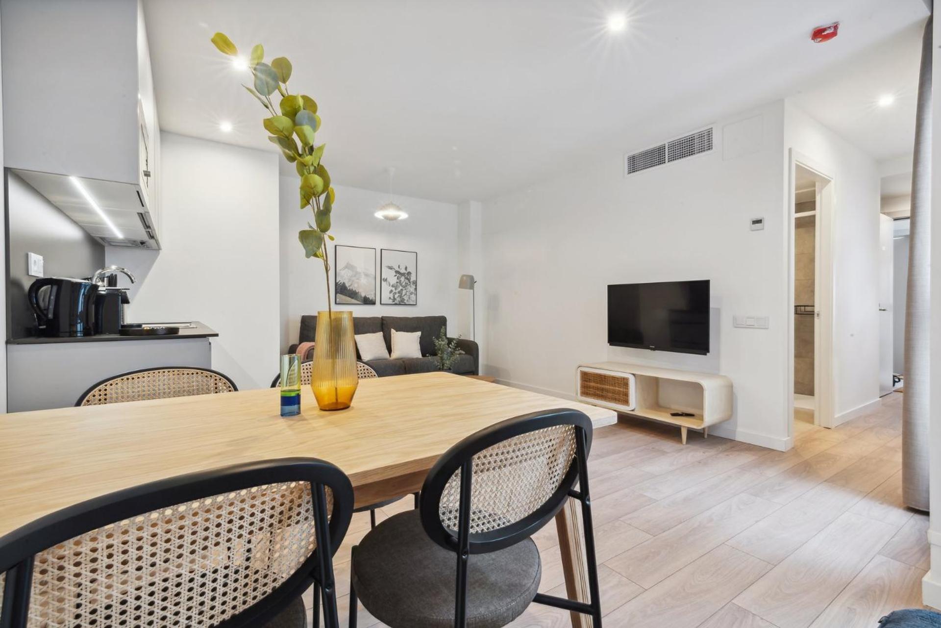 Limehome Valencia Carrer Del Pare Palau I Quer Exterior photo