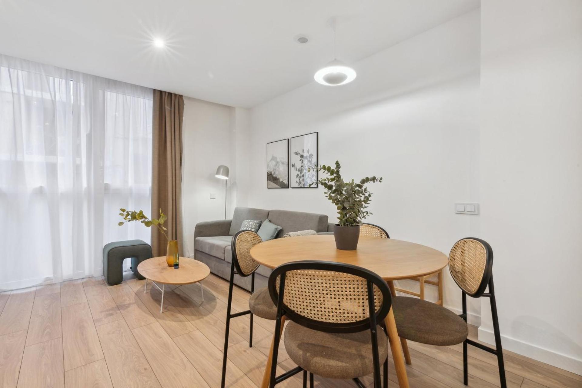 Limehome Valencia Carrer Del Pare Palau I Quer Exterior photo