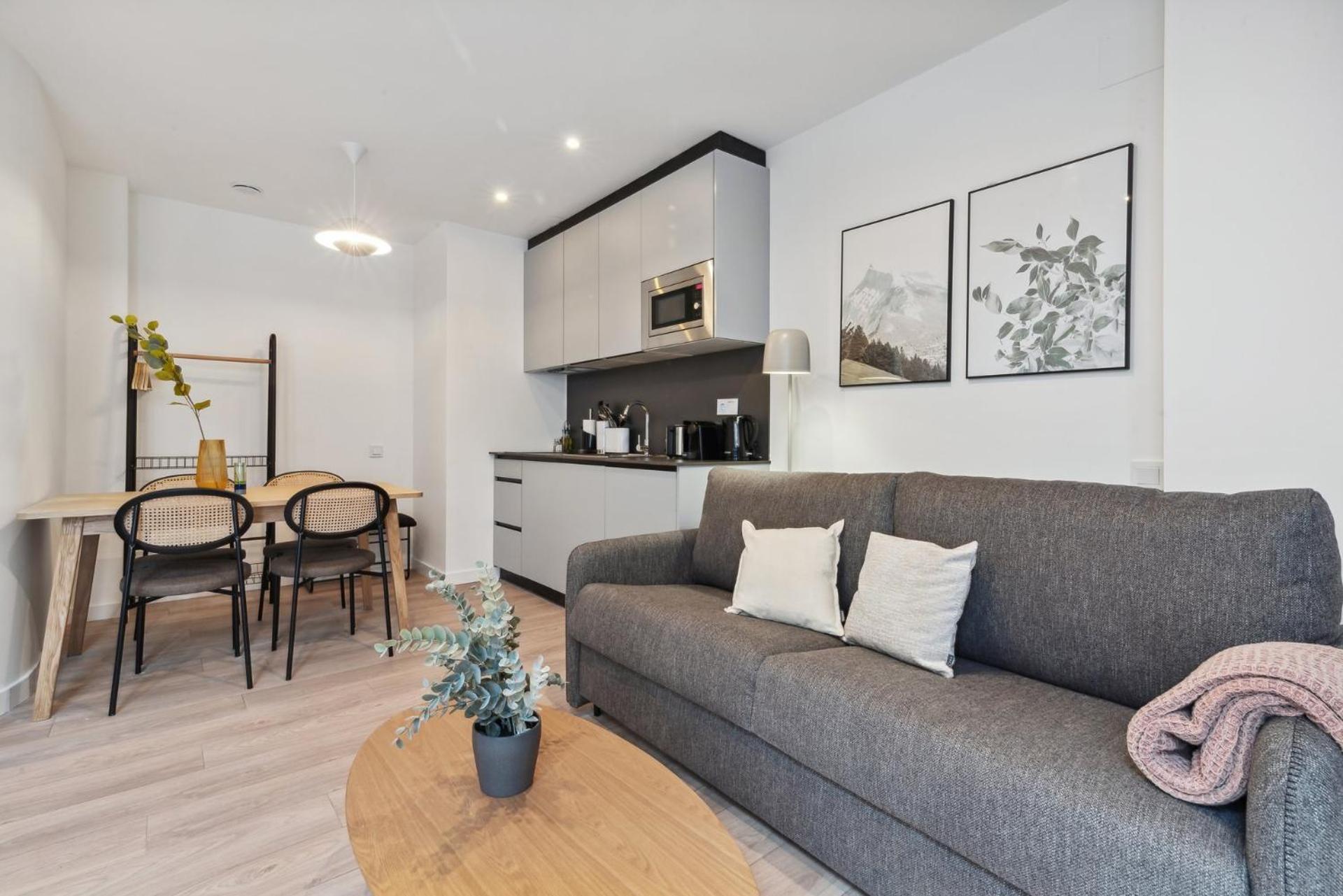 Limehome Valencia Carrer Del Pare Palau I Quer Exterior photo