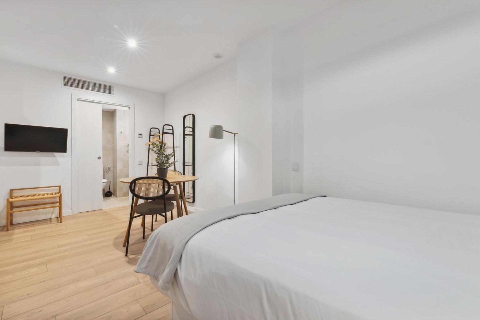 Limehome Valencia Carrer Del Pare Palau I Quer Room photo