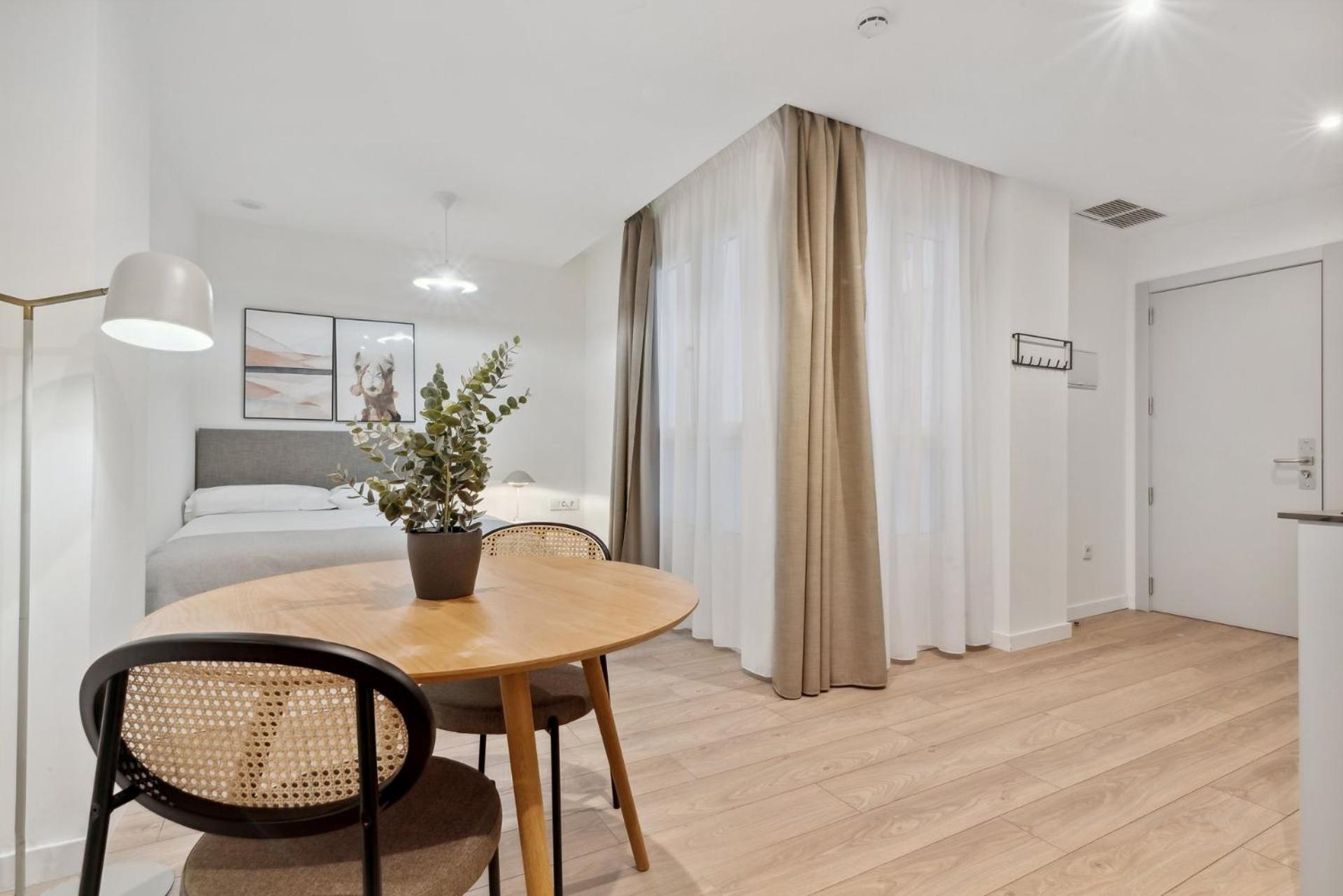 Limehome Valencia Carrer Del Pare Palau I Quer Room photo